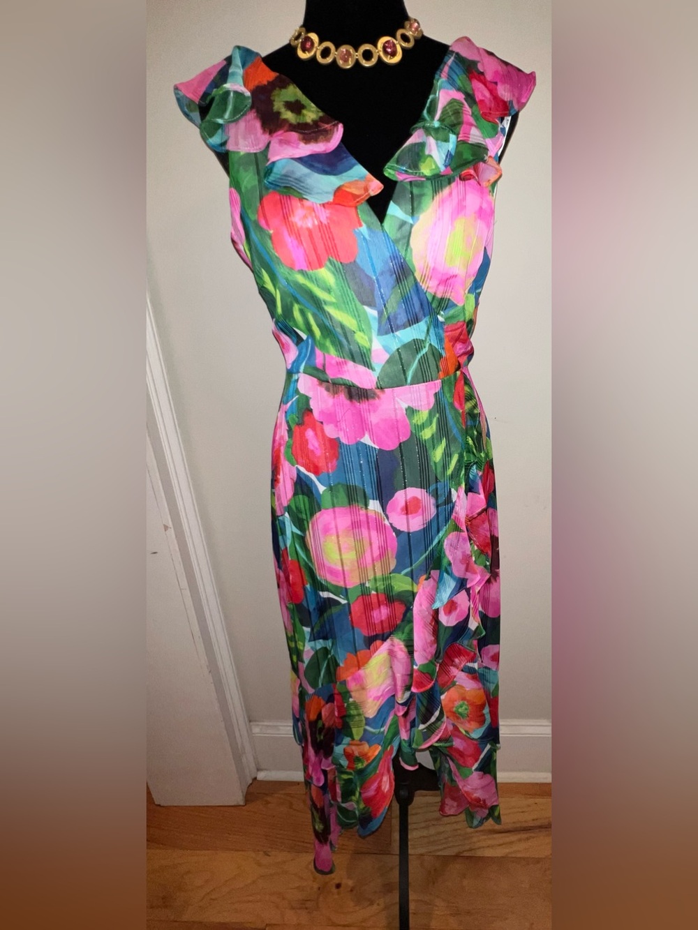 Kensie Chiffon Ruffle-Trim Maxi Dress. NWT. Size: 2. Retail: $179. Asking:$98.